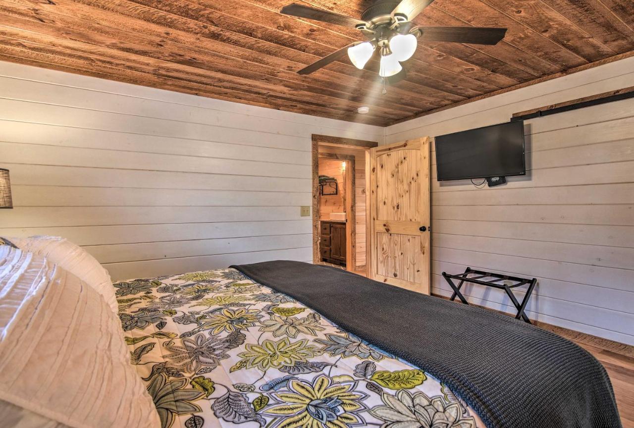 Modern Murphy Cabin With Nottely River Views! Екстер'єр фото